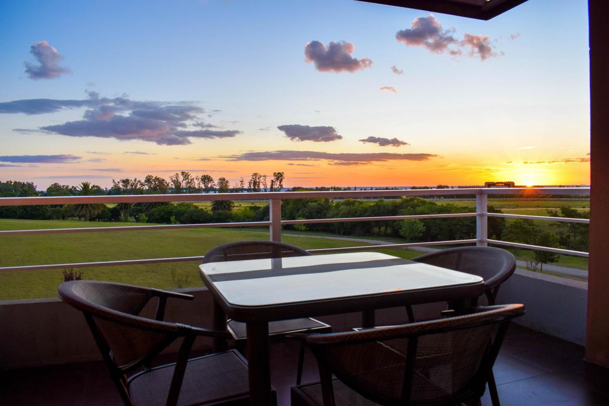 Lomas Del Real Aparthotel Колонія-дель-Сакраменто Екстер'єр фото